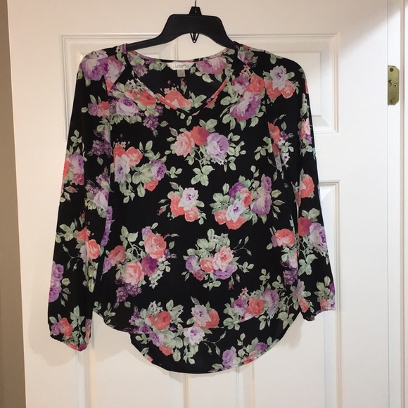 Decree Tops - Beautiful Black Floral Blouse